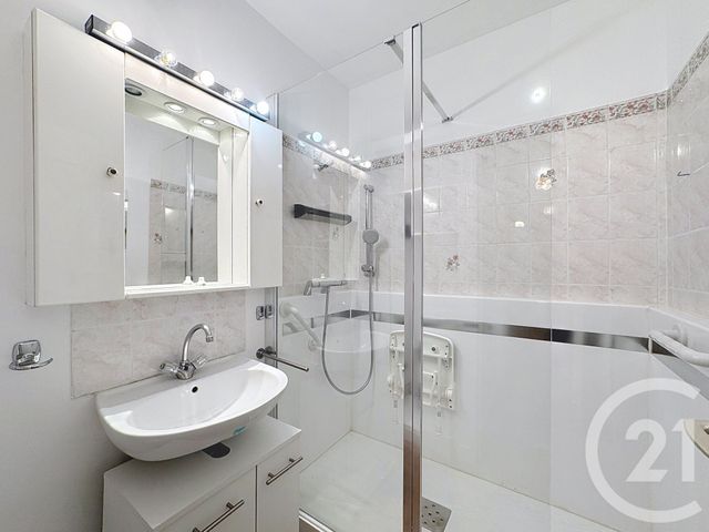 Appartement F2 &agrave; louer - 2 pi&egrave;ces - 42 m2 - Ivry Sur Seine - 94 - ILE-DE-FRANCE