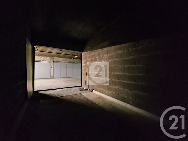 Afficher la photo en grand Parking à vendre - 12,42 m2 - Ivry Sur Seine - 94 - ILE-DE-FRANCE