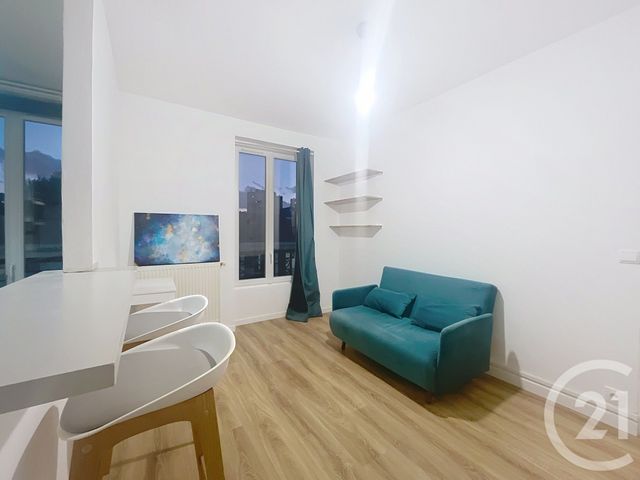 Afficher la photo en grand Appartement F2 à louer - 2 pièces - 32,74 m2 - Ivry Sur Seine - 94 - ILE-DE-FRANCE