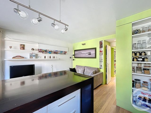 Afficher la photo en grand Appartement F3 à vendre - 3 pièces - 46,49 m2 - Ivry Sur Seine - 94 - ILE-DE-FRANCE