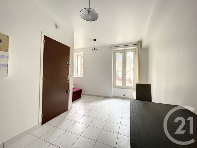 Appartement Studio &agrave; louer - 1 pi&egrave;ce - 22,13 m2 - Ivry Sur Seine - 94 - ILE-DE-FRANCE