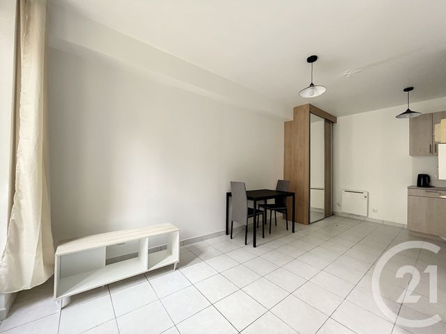 Appartement Studio &agrave; louer - 1 pi&egrave;ce - 22,13 m2 - Ivry Sur Seine - 94 - ILE-DE-FRANCE