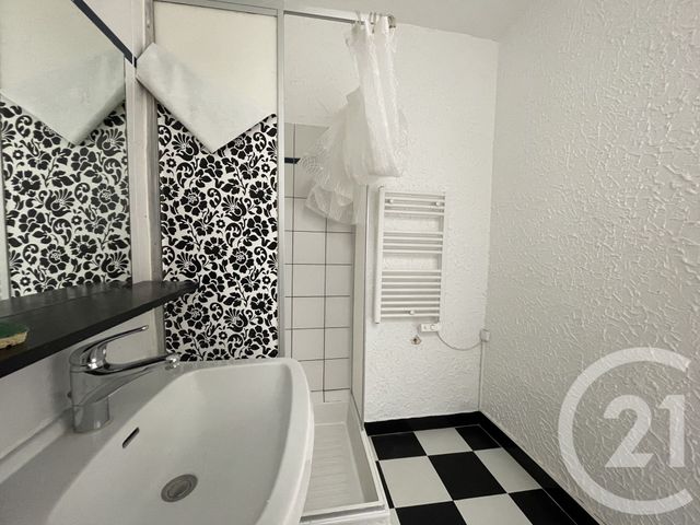 Appartement F2 &agrave; louer - 2 pi&egrave;ces - 32,98 m2 - Ivry Sur Seine - 94 - ILE-DE-FRANCE