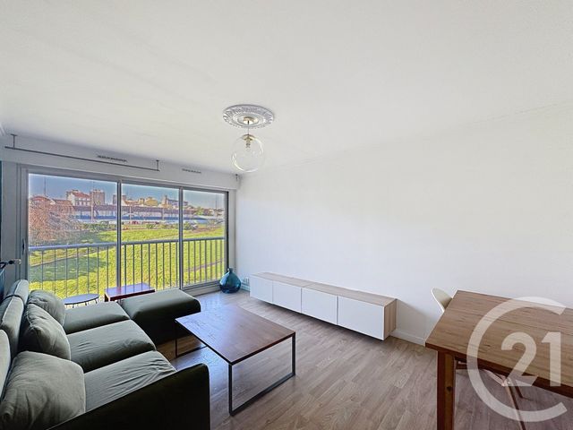 Appartement F3 &agrave; louer - 3 pi&egrave;ces - 63,59 m2 - Ivry Sur Seine - 94 - ILE-DE-FRANCE