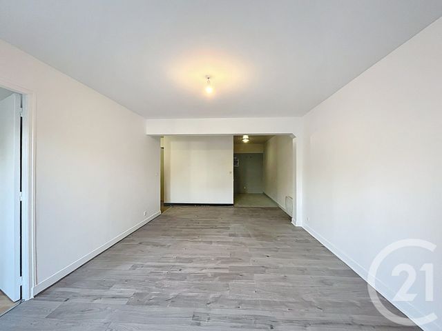 Appartement F3 &agrave; louer - 3 pi&egrave;ces - 61,32 m2 - Corbeil Essonnes - 91 - ILE-DE-FRANCE