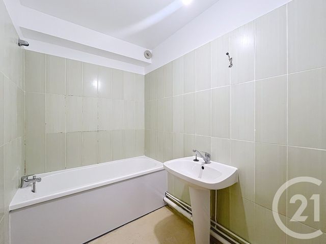 Appartement F3 &agrave; louer - 3 pi&egrave;ces - 61,32 m2 - Corbeil Essonnes - 91 - ILE-DE-FRANCE