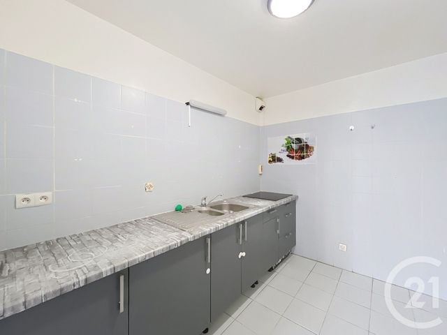 Appartement F3 &agrave; louer - 3 pi&egrave;ces - 61,32 m2 - Corbeil Essonnes - 91 - ILE-DE-FRANCE