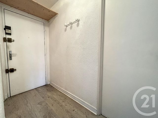 Appartement F1 &agrave; louer - 1 pi&egrave;ce - 33,82 m2 - Ivry Sur Seine - 94 - ILE-DE-FRANCE