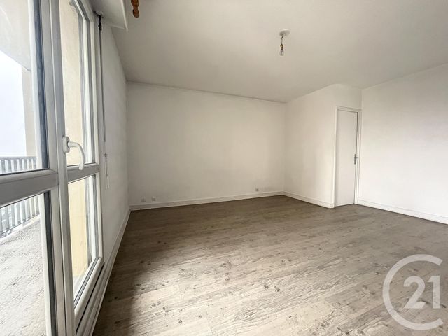 Appartement F1 &agrave; louer - 1 pi&egrave;ce - 33,82 m2 - Ivry Sur Seine - 94 - ILE-DE-FRANCE
