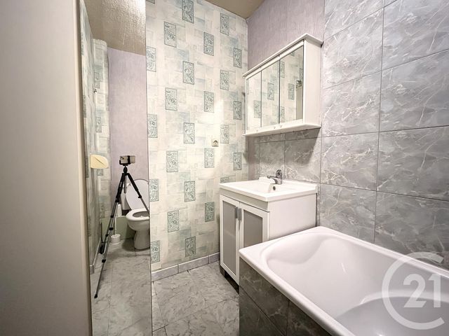 Appartement F1 &agrave; louer - 1 pi&egrave;ce - 33,82 m2 - Ivry Sur Seine - 94 - ILE-DE-FRANCE