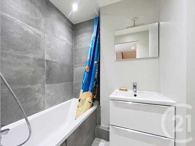 Appartement F5 &agrave; louer - 5 pi&egrave;ces - 88,47 m2 - Ivry Sur Seine - 94 - ILE-DE-FRANCE